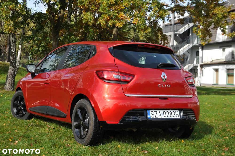 Renault Clio 1.2 16V 75 LIMITED - 19