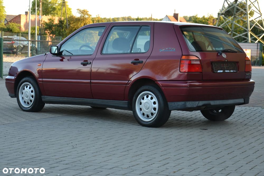 Volkswagen Golf 1.6 GL - 14