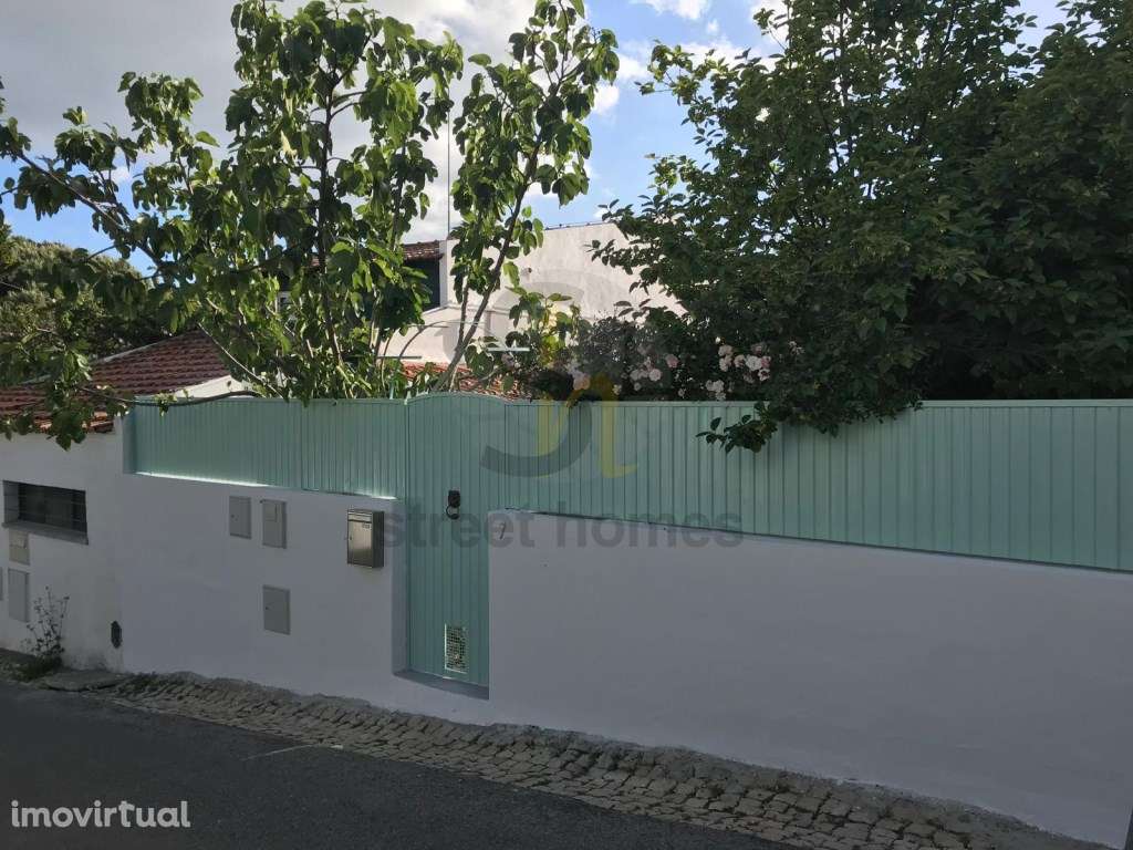 Moradia V2 com quintal disponível a partir de Julho - Grande imagem: 2/34
