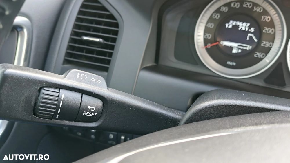 Volvo XC 60 D4 Geartronic Summum - 15