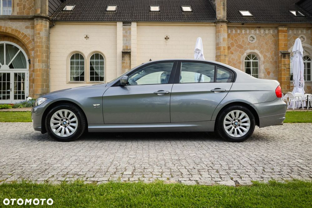 BMW Seria 3 320d xDrive DPF - 4
