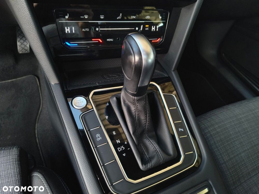 Volkswagen Passat - 19
