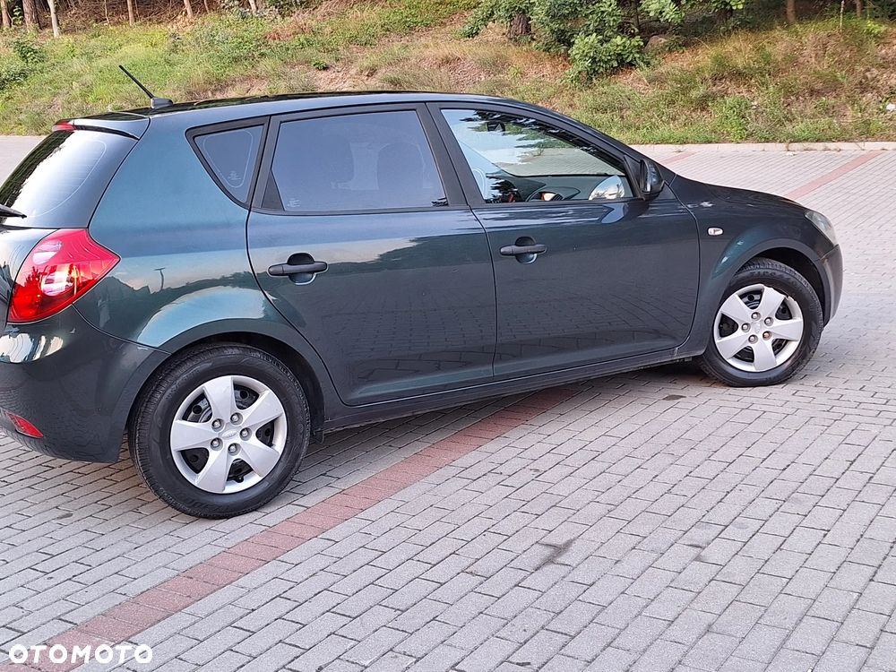 Kia Ceed 1.4 CVVT Attract - 11