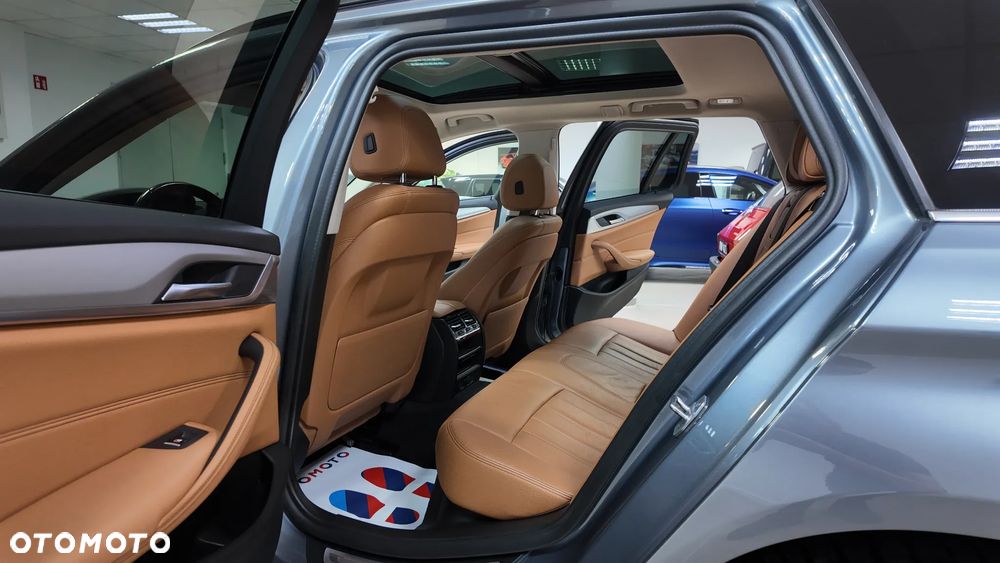 BMW Seria 5 520d Luxury Line sport - 30