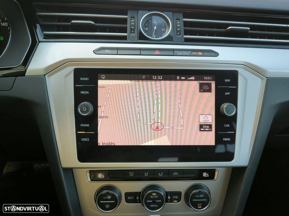 VW Passat 2.0 TDI Business P.DSG - 41