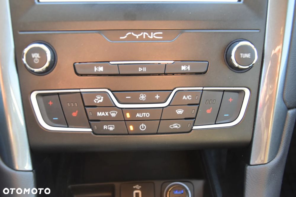 Ford Mondeo 2.0 EcoBlue Titanium - 19