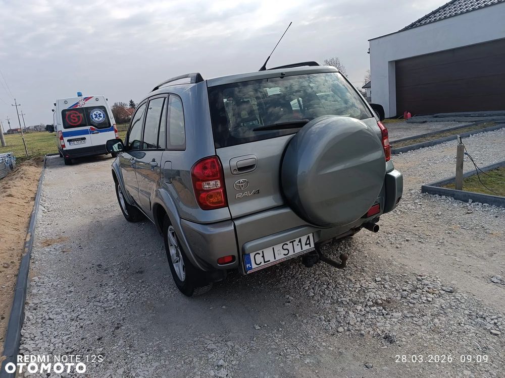 Toyota RAV4 2.0 VVT-i 4x4 - 4