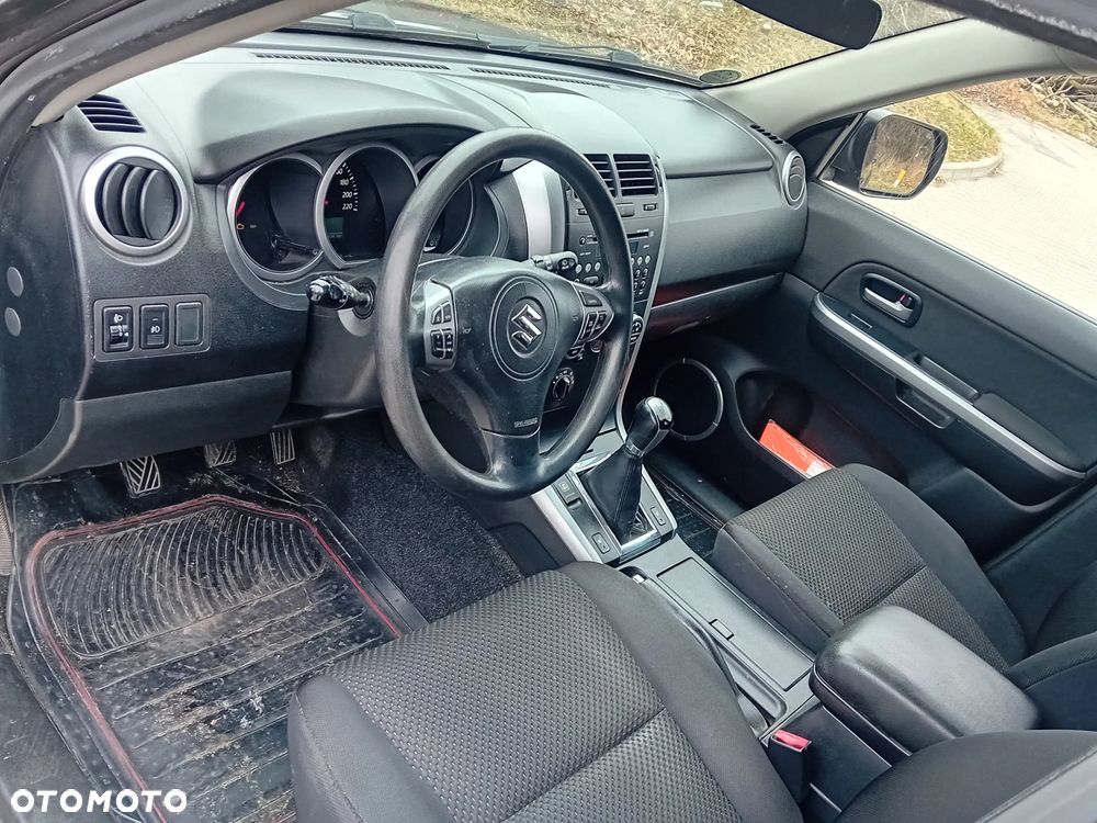 Suzuki Grand Vitara 2.4 Comfort - 10