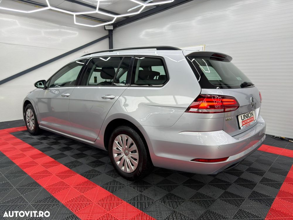 Volkswagen Golf 1.6 TDI SCR Comfortline - 7