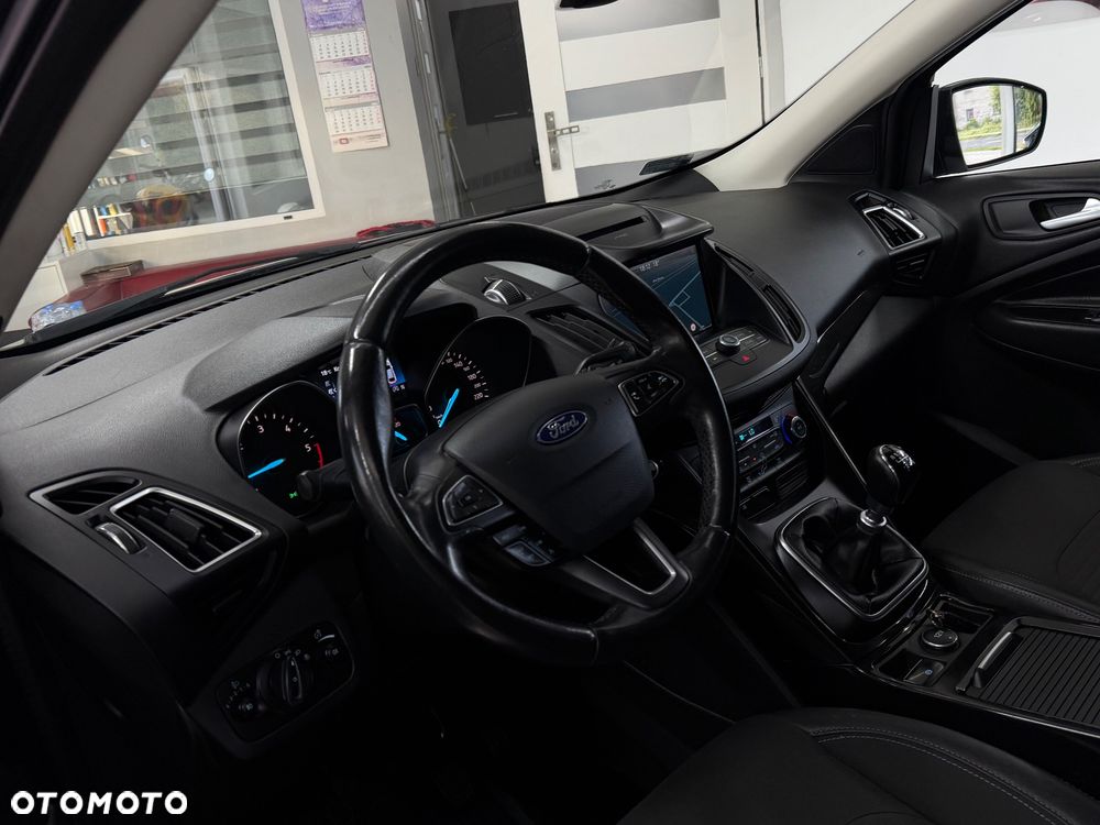 Ford Kuga 1.5 TDCi 2x4 Titanium - 39