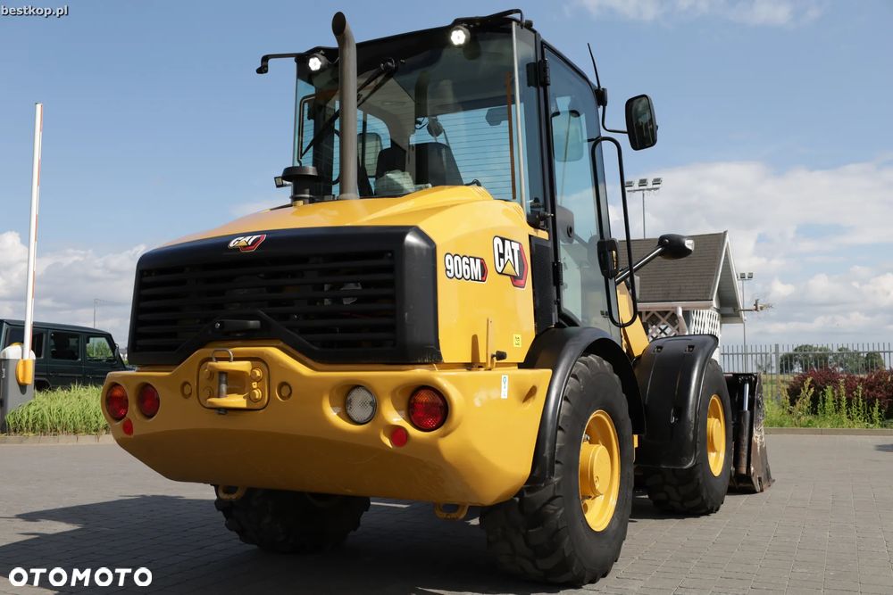 Caterpillar CAT 906M - 8
