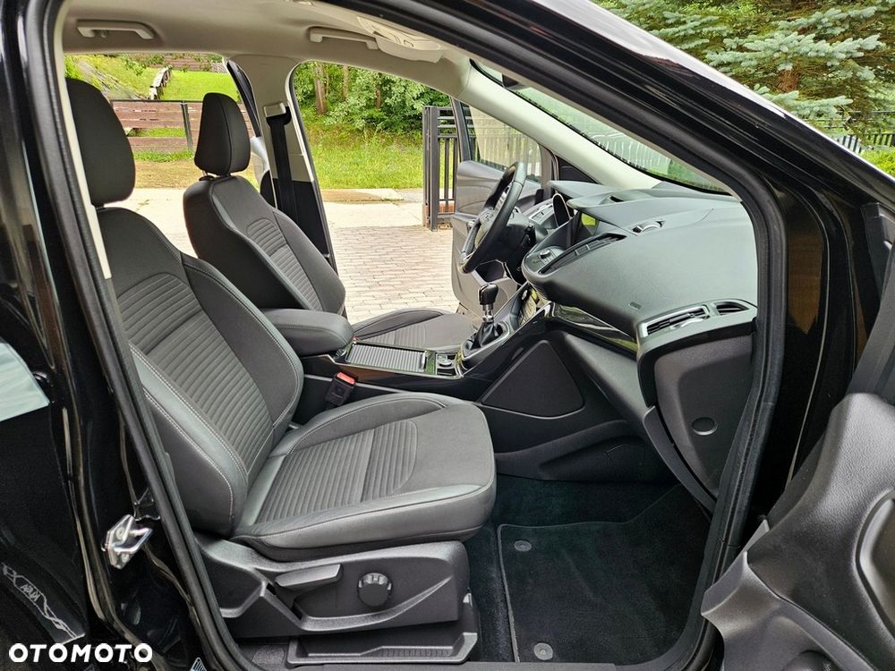 Ford Kuga - 11