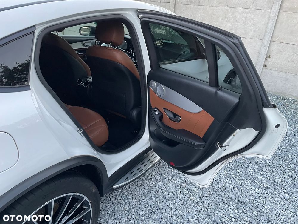 Mercedes-Benz GLC 220 d 4Matic 9G-TRONIC AMG Line - 20