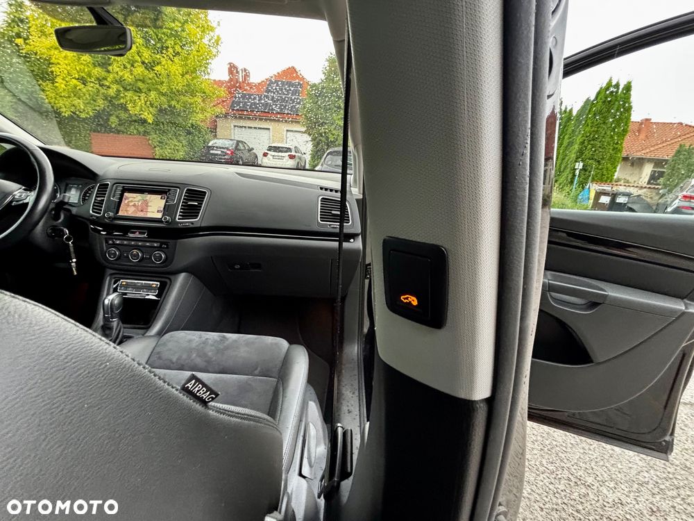 Volkswagen Sharan 2.0 TDI DSG (BlueMotion Technology) Highline - 23
