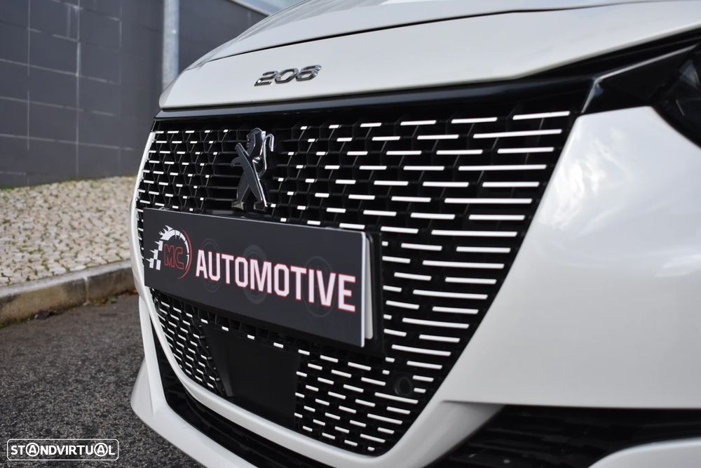 Peugeot e-208 GT - 18