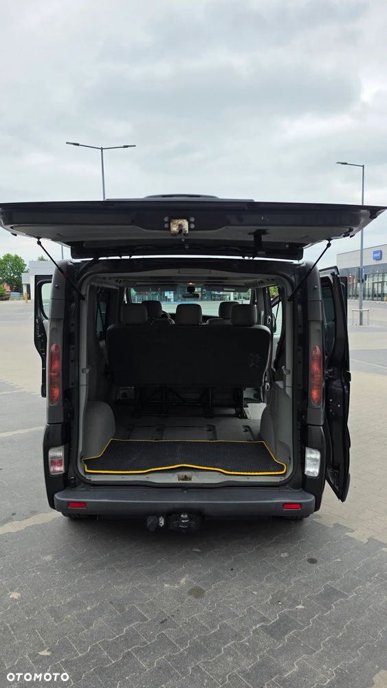 Renault Trafic Passenger - 15