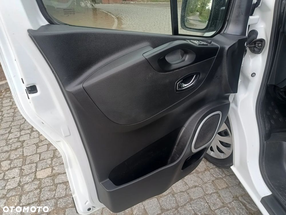 Opel Vivaro - 18
