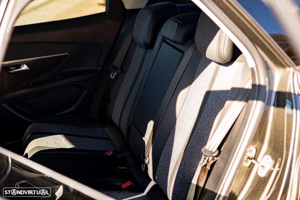 Peugeot 3008 1.5 BlueHDi Allure - 16