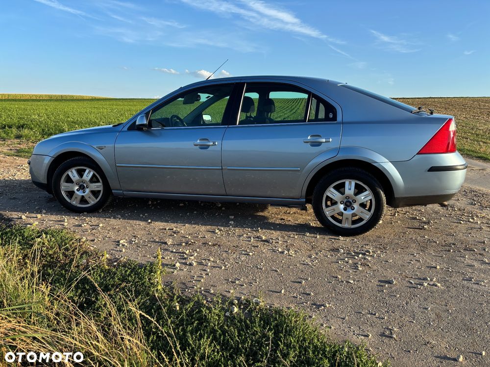 Ford Mondeo 2.0 Ghia - 6