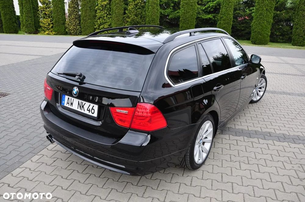 BMW Seria 3 325i xDrive Touring Edition Exclusive - 22