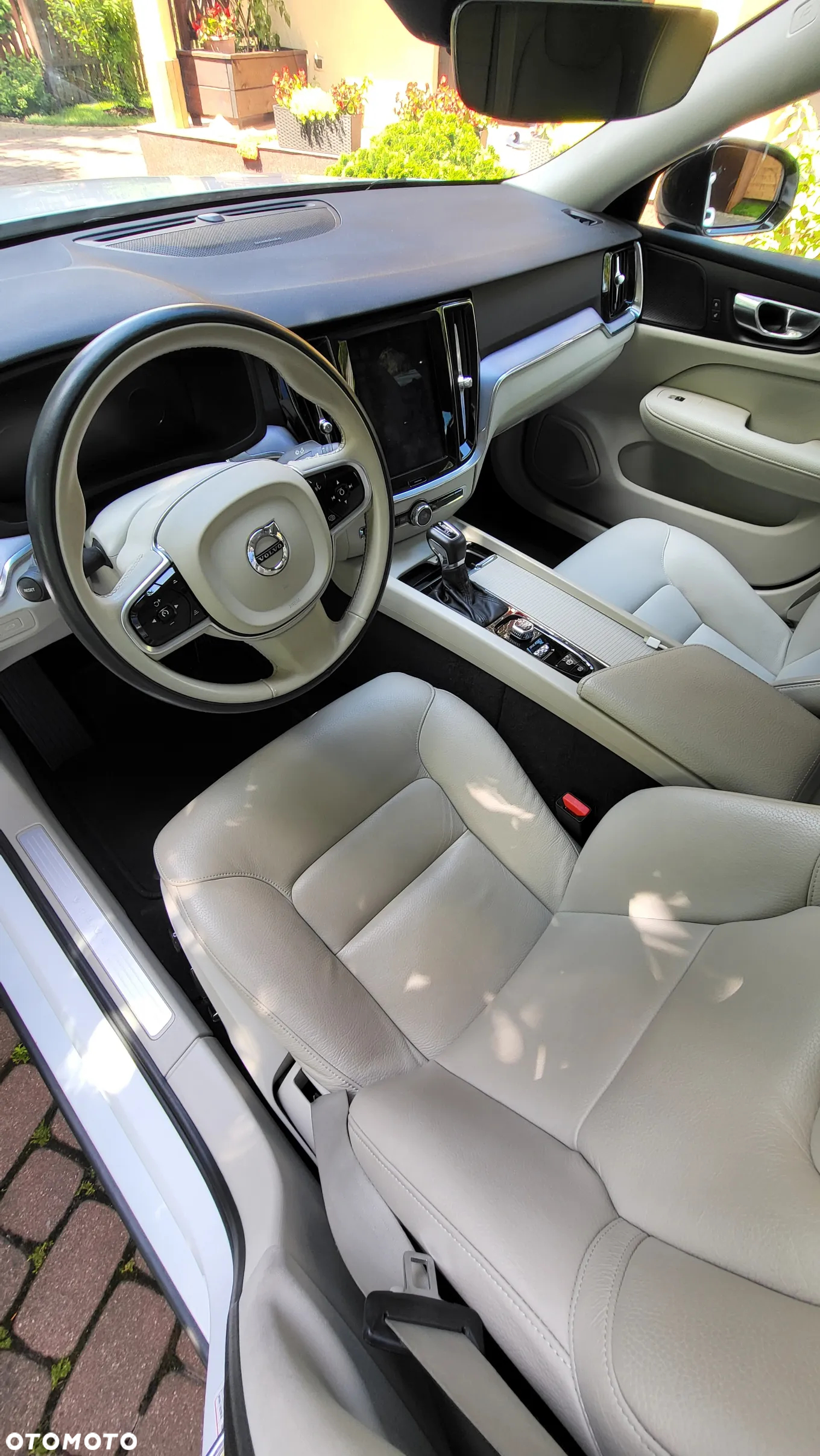 Volvo S60 T6 AWD Momentum Pro - 14