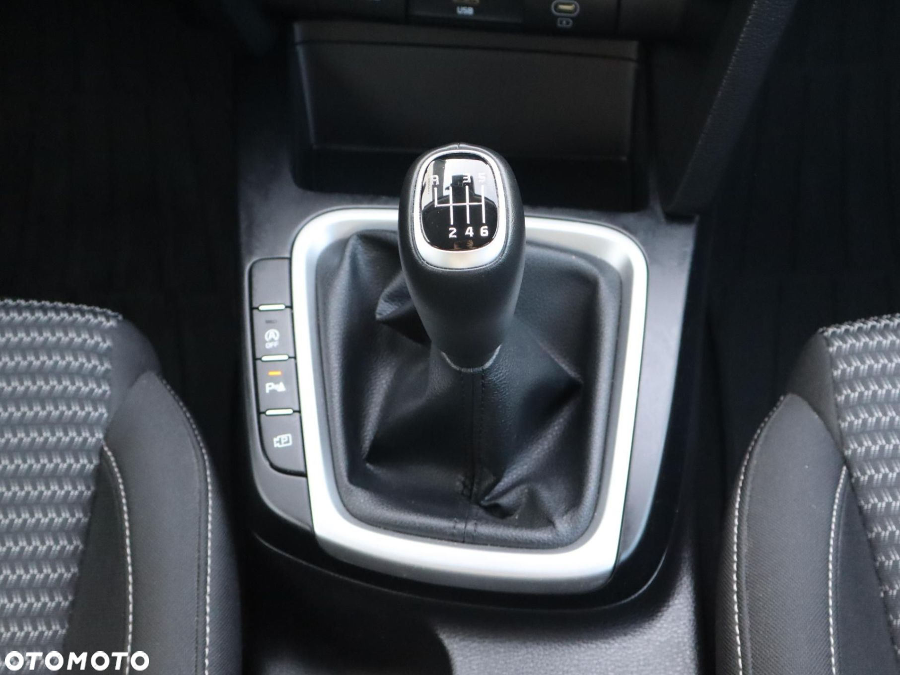 Kia XCeed - 13