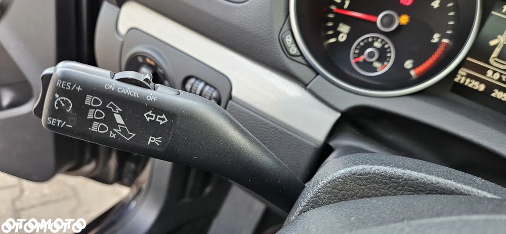 Volkswagen Golf 1.6 TDI DPF BlueMotion Technology MATCH - 16