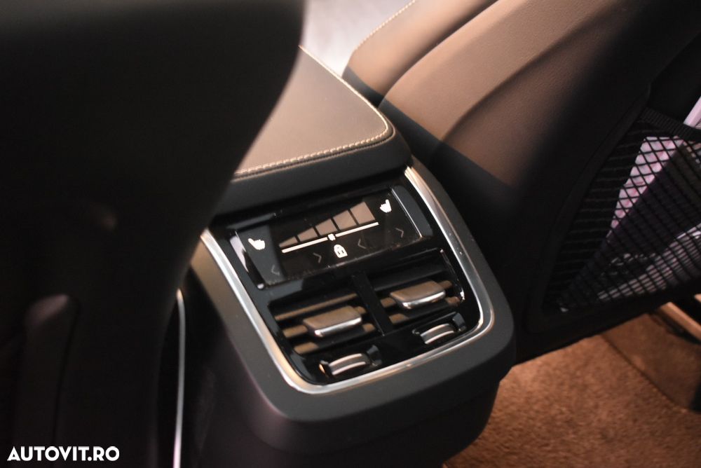 Volvo XC 90 B5 D AWD Geartronic Inscription - 8