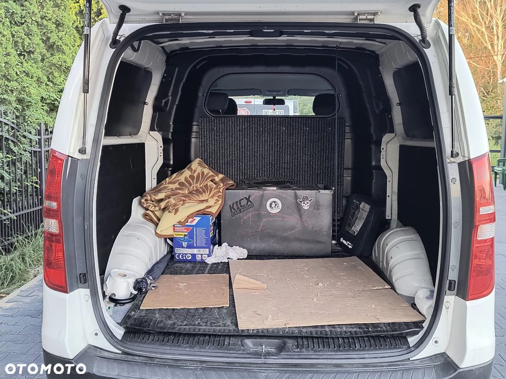Hyundai H-1 Starex - 7