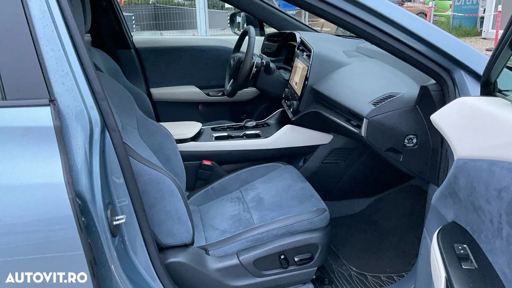 Lexus RZ 450e AWD Luxury - 34