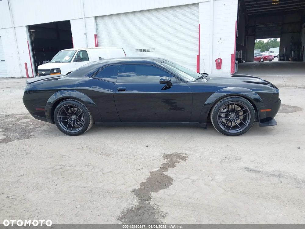 Dodge Challenger 6.4 Scat Pack - 10
