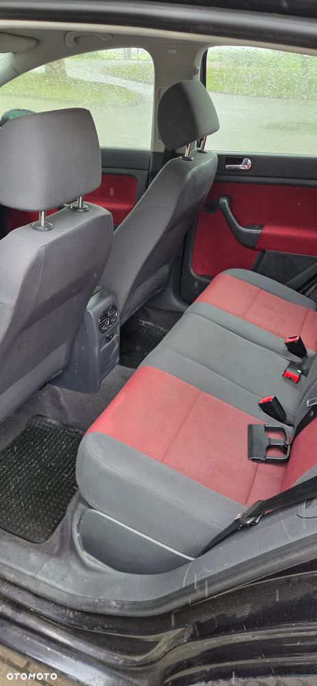 Volkswagen Golf - 5
