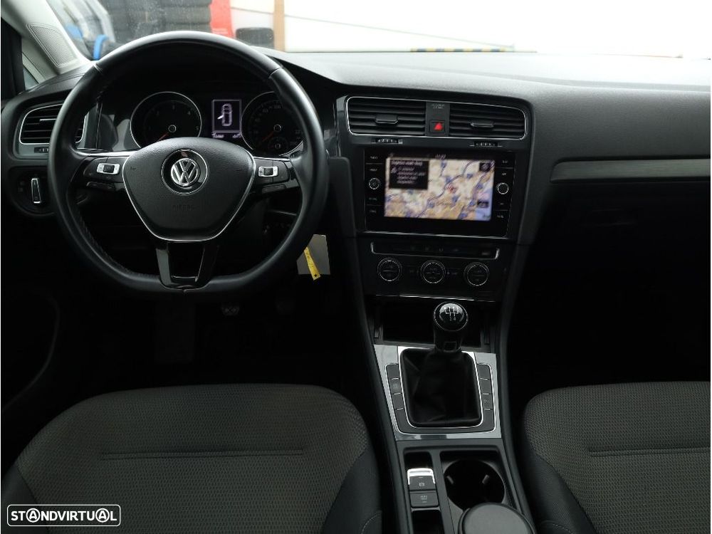 VW Golf Variant 1.6 TDi Confortline - 16
