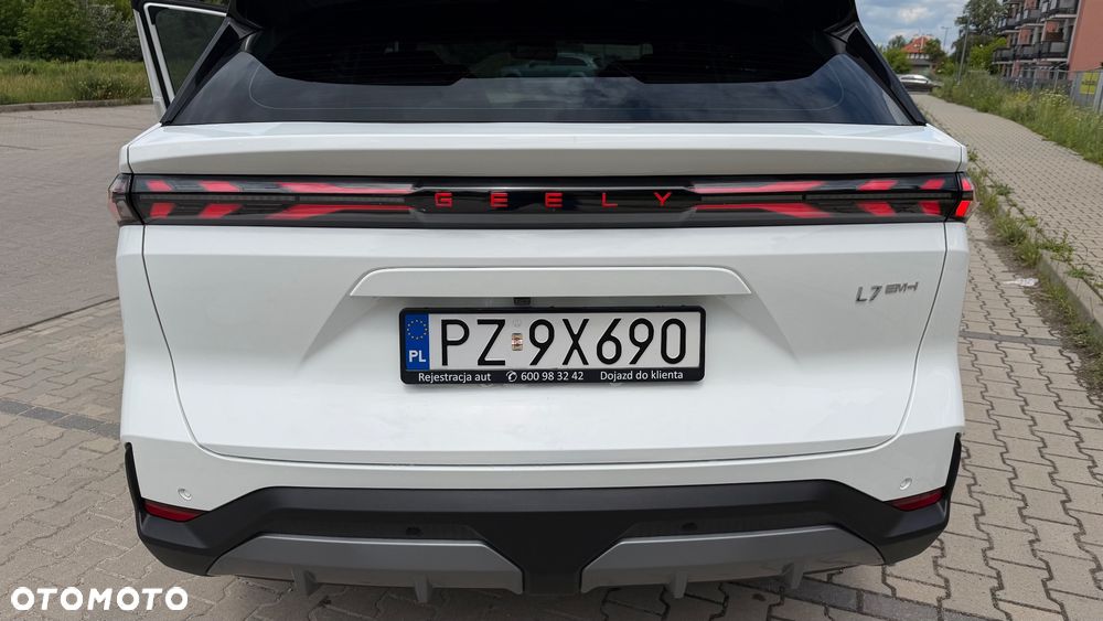 Geely Galaxy L7 - 12