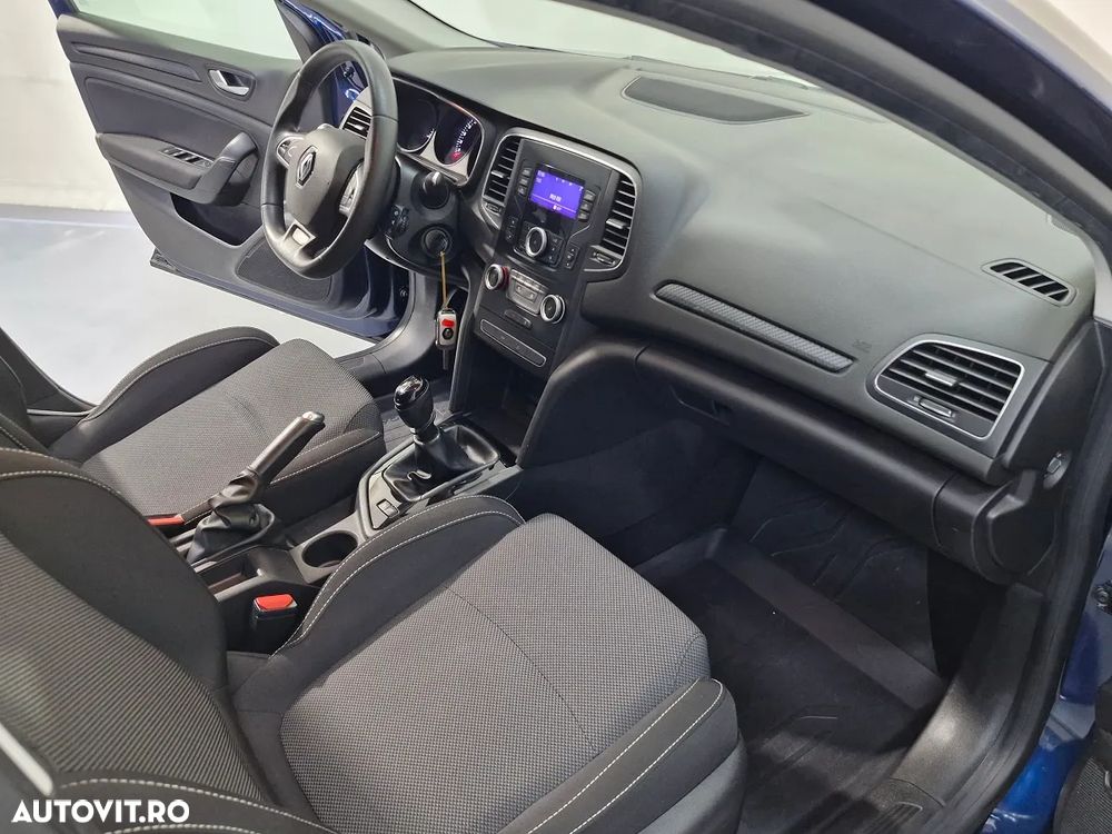 Renault Megane TCe Business - 7