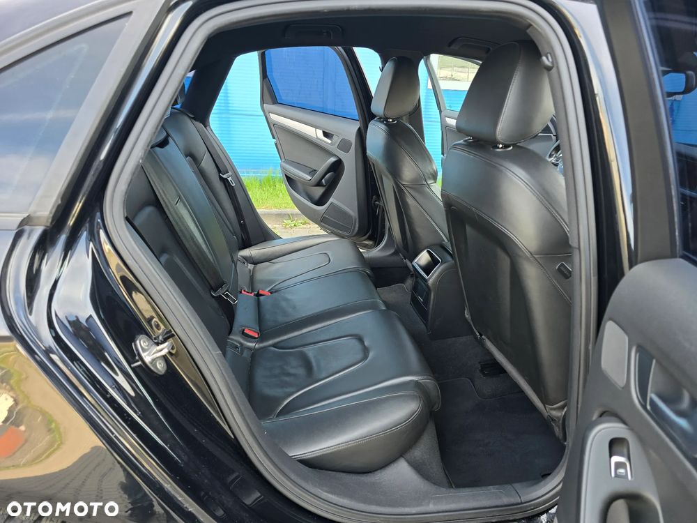 Audi A4 Avant 2.0 TDI DPF S line Sportpaket - 5