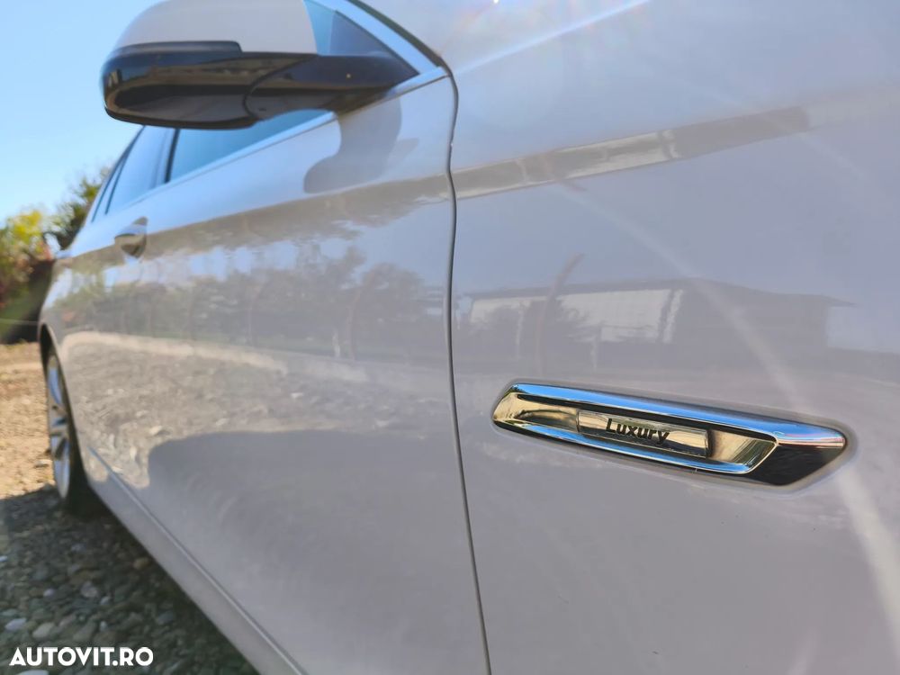 BMW Seria 5 525d xDrive Touring Sport-Aut. Luxury Line - 34