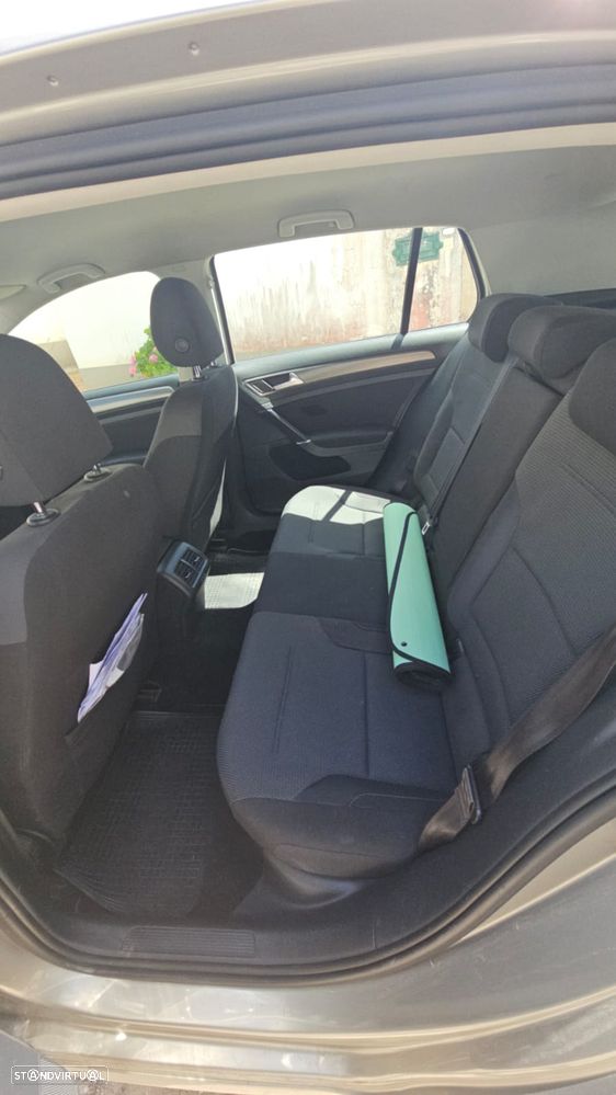 VW Golf 1.6 TDi Trendline BlueMotion - 9