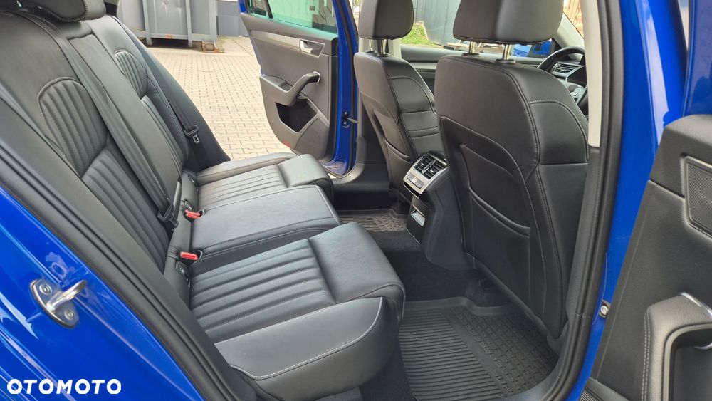 Skoda Superb 2.0 TDI SCR Style DSG - 28