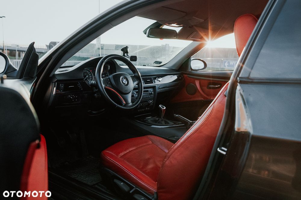 BMW Seria 3 320i M Sport Edition - 15