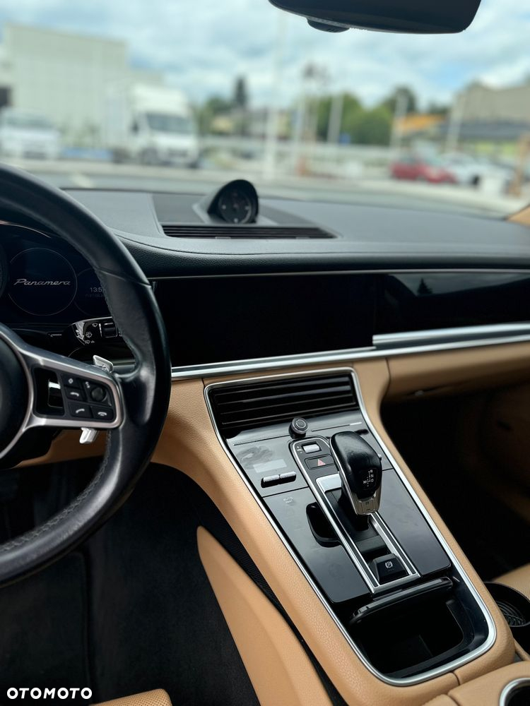 Porsche Panamera Standard - 13