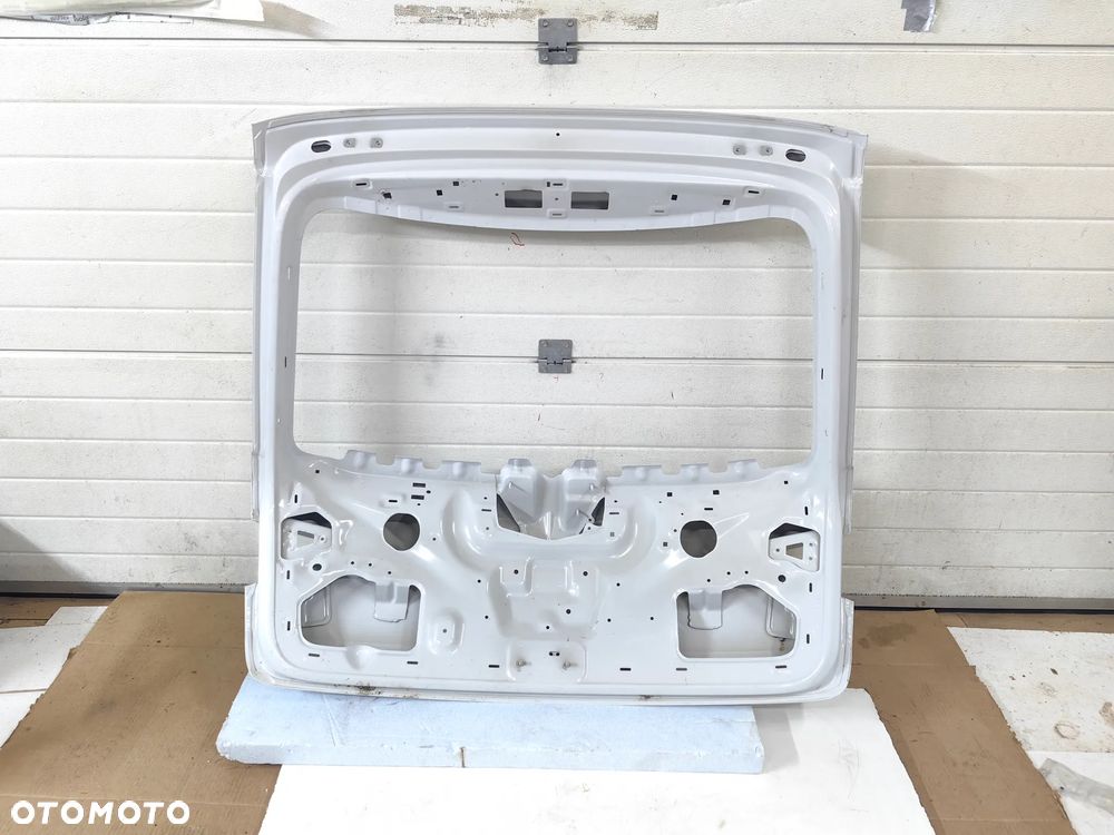Klapa bagażnika Skoda Suparb III lift kombi - 6