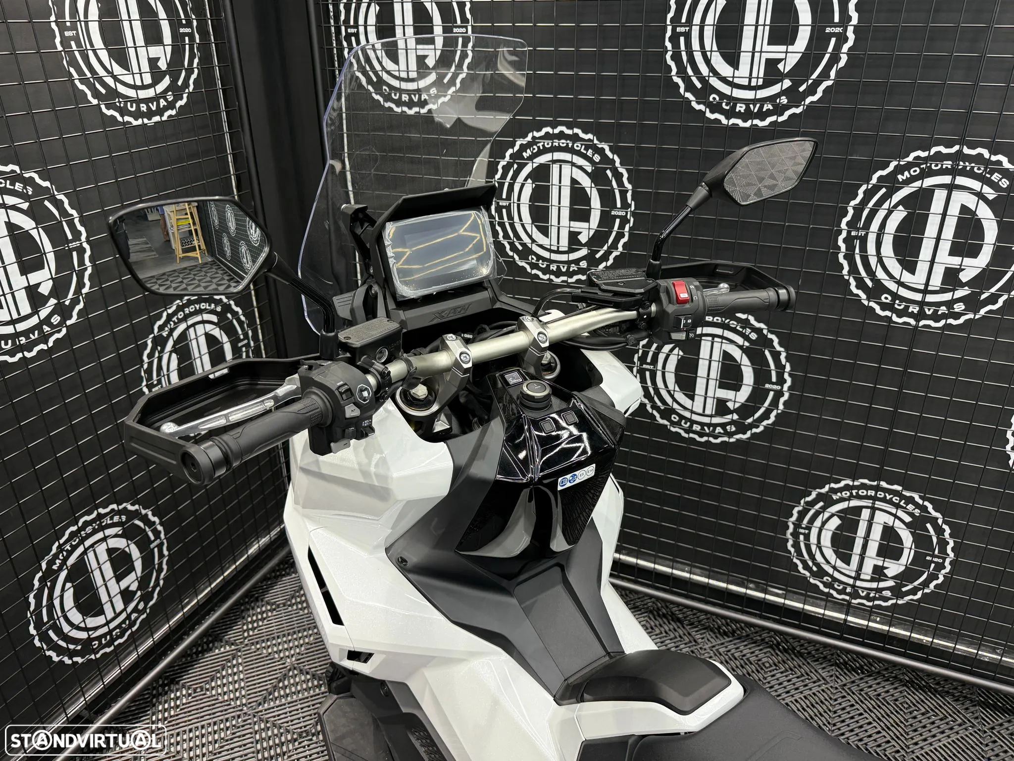 Honda X-ADV 750 - 9