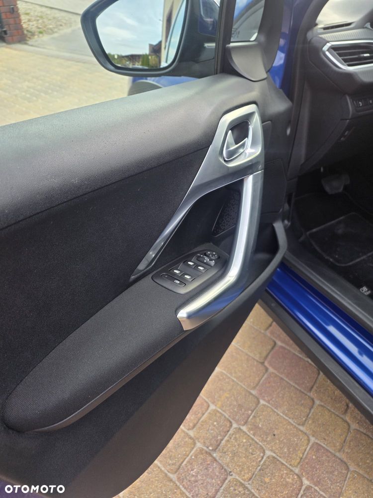 Peugeot 2008 PureTech 130 EAT8 Allure - 10