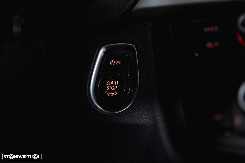 BMW 320 d Auto Exclusive - 25