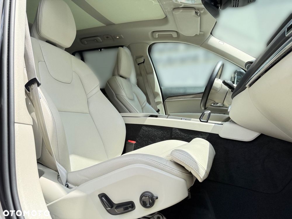 Volvo XC 90 - 26