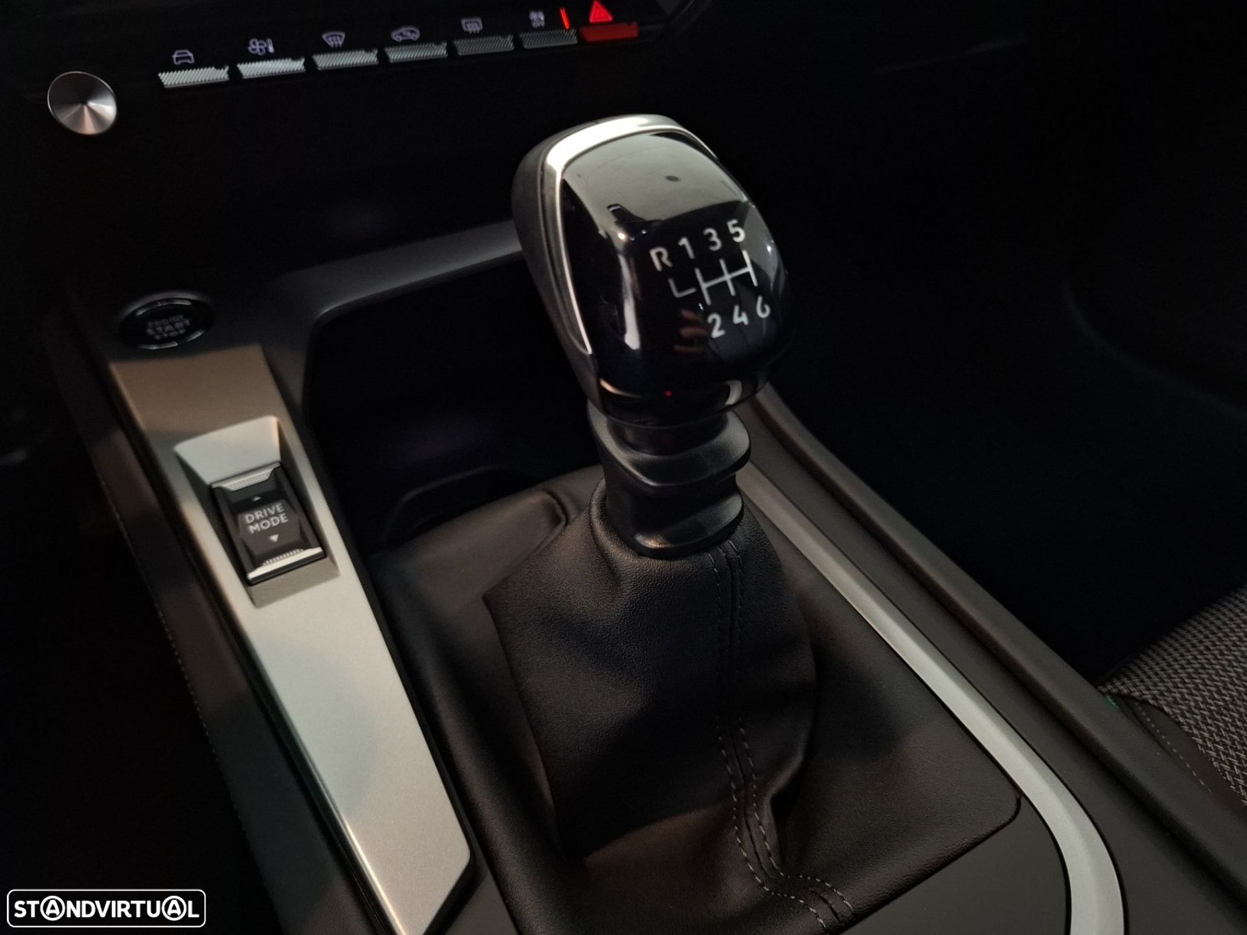 Peugeot 308 1.2 PureTech Allure - 17