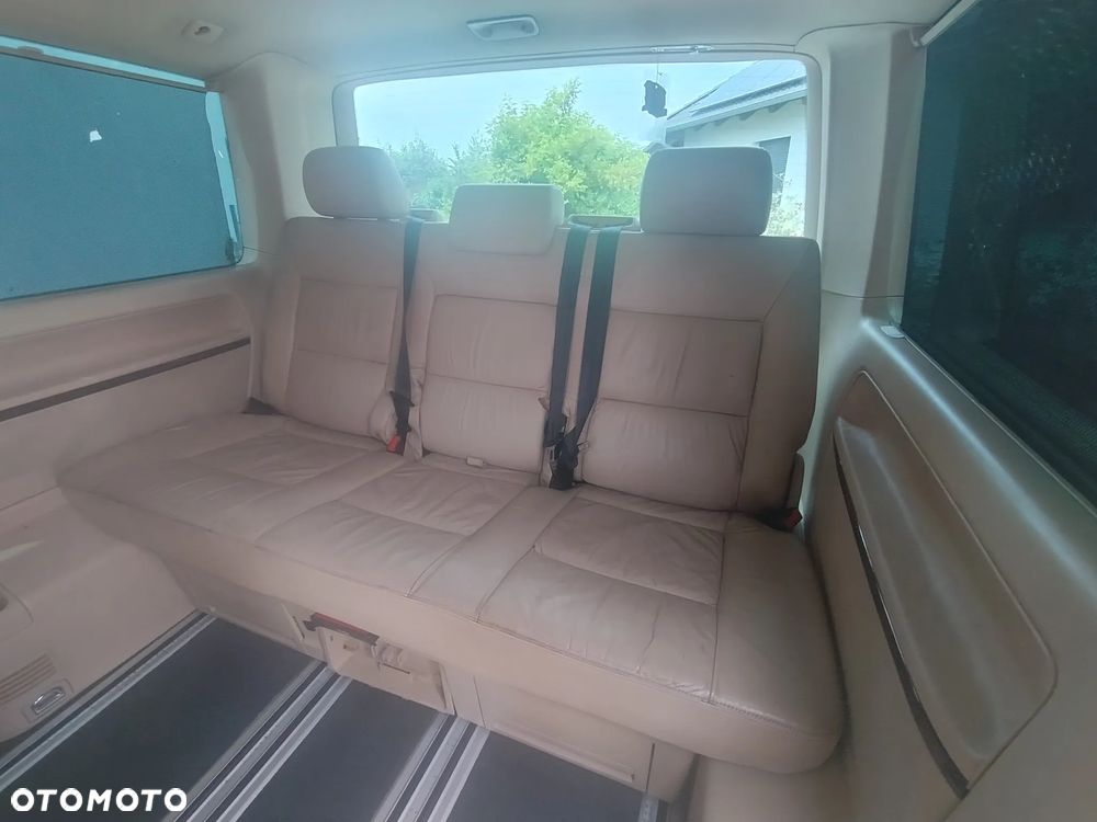 Volkswagen Multivan - 13