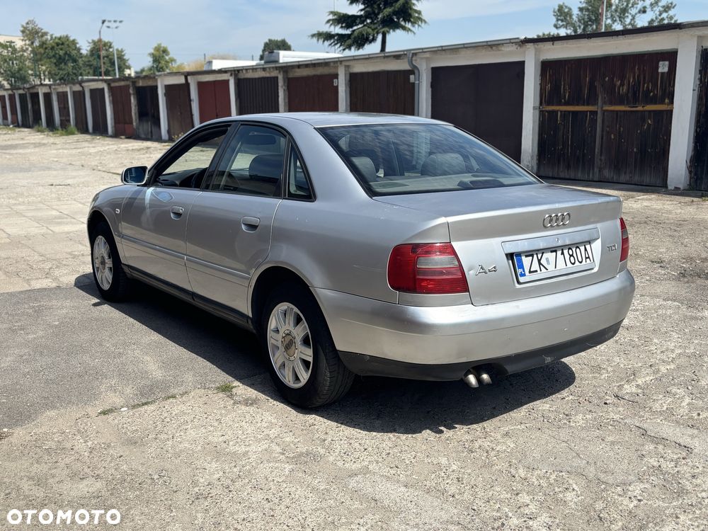 Audi A4 Limousine - 2
