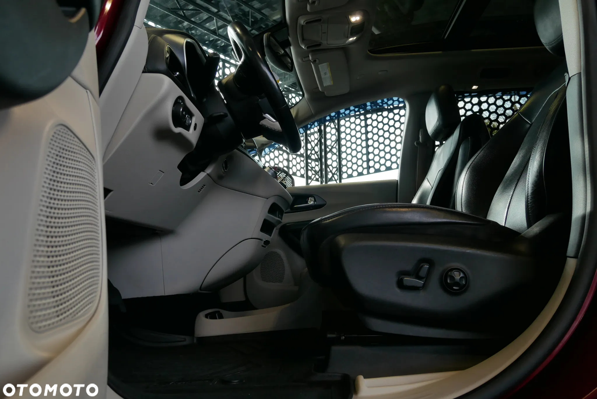Chrysler Pacifica - 11